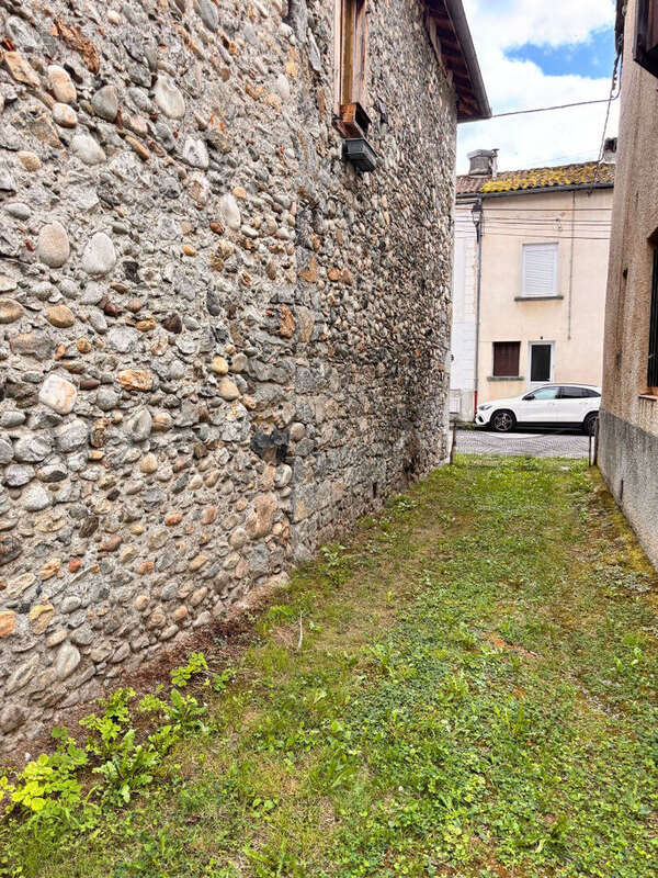 Maison à PRAT-BONREPAUX