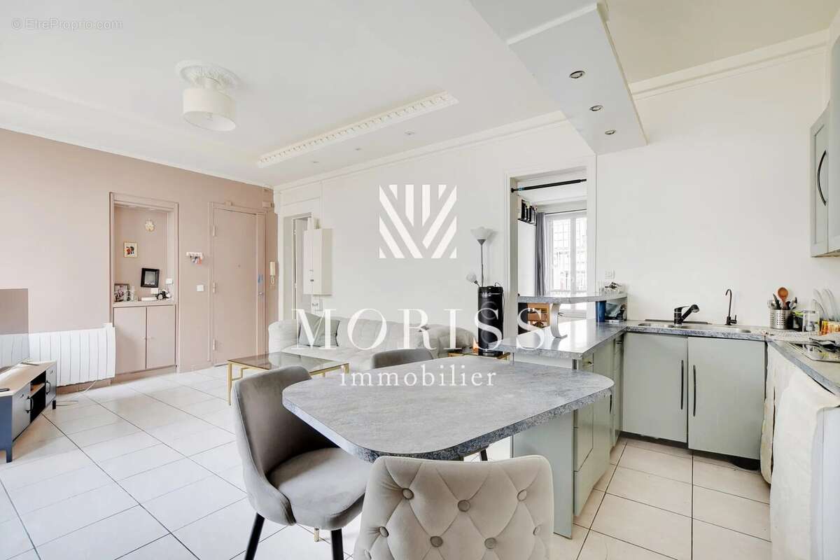 Appartement à PARIS-18E