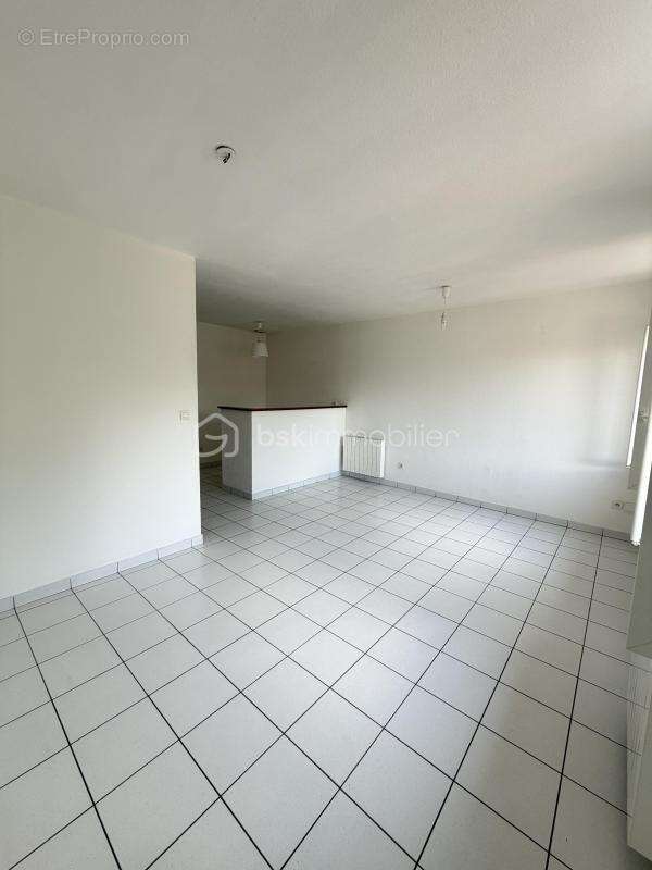 T2 plein centre village - photo 4