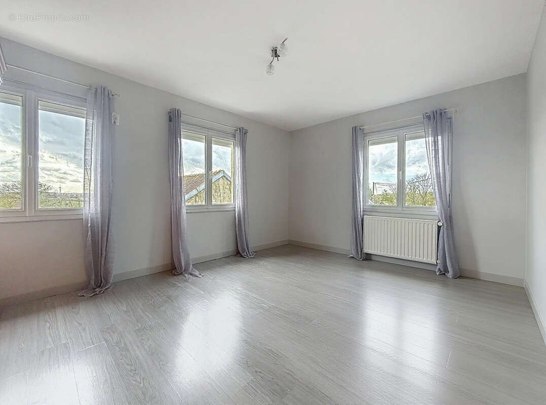 Maison à SAINT-GERMAIN-D'ELLE