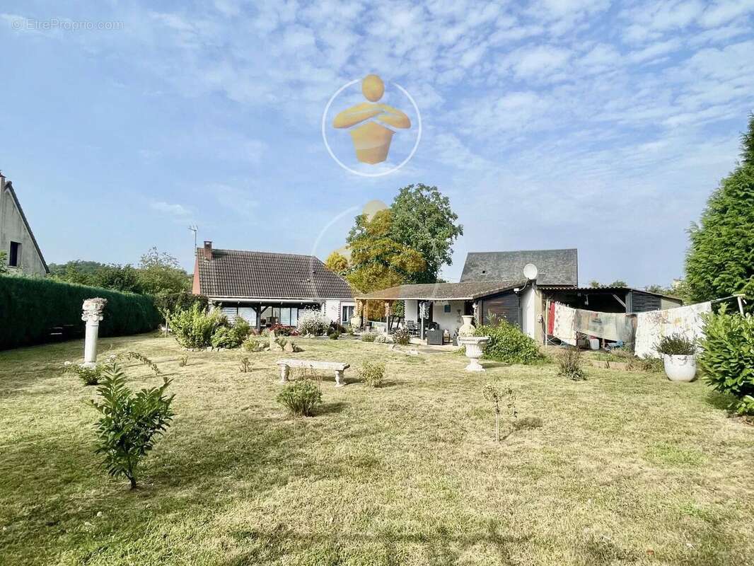 Maison à FRIERES-FAILLOUEL