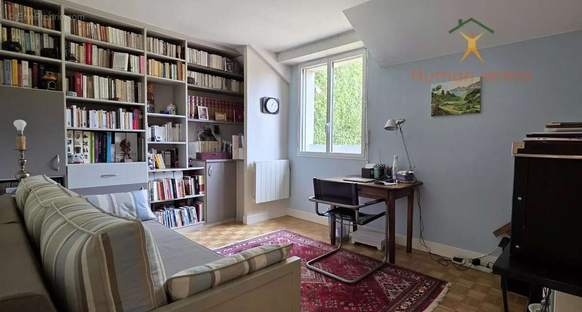 Maison à VERRIERES-LE-BUISSON