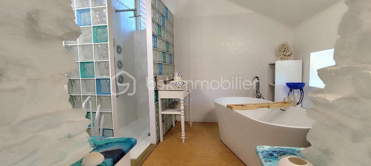 Maison à TORCE-VIVIERS-EN-CHARNIE