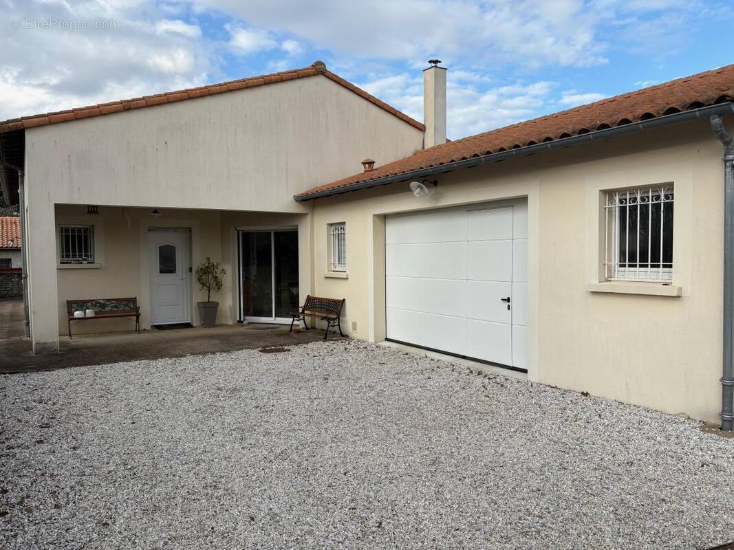 Maison à LA CRECHE