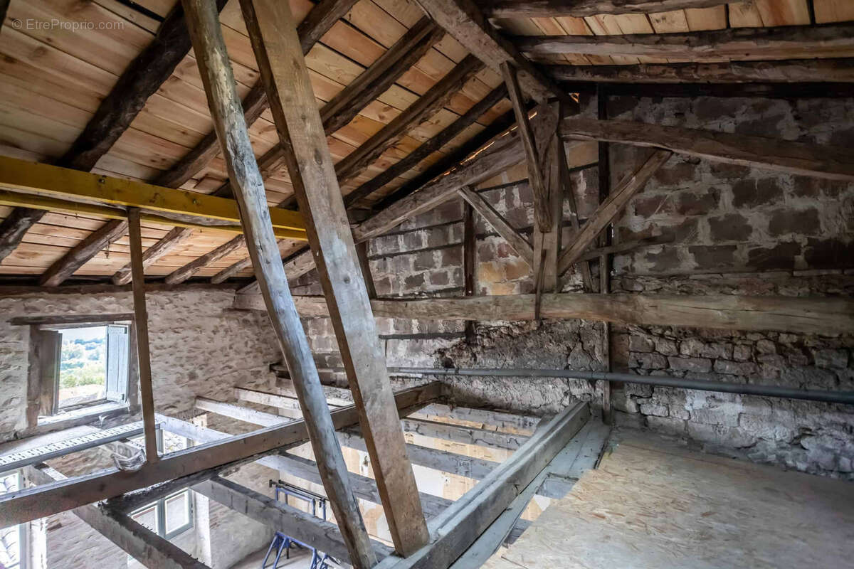 Village house to renovate - photo 10