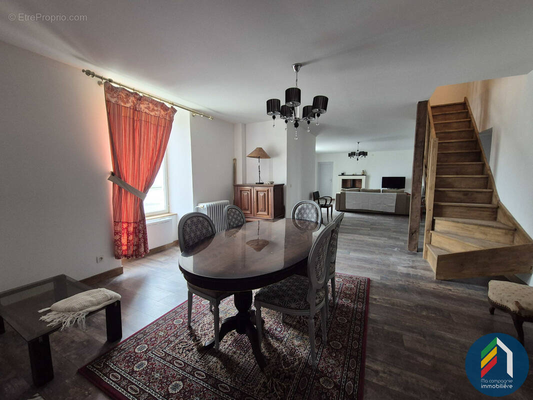 Maison à MONTOURNAIS