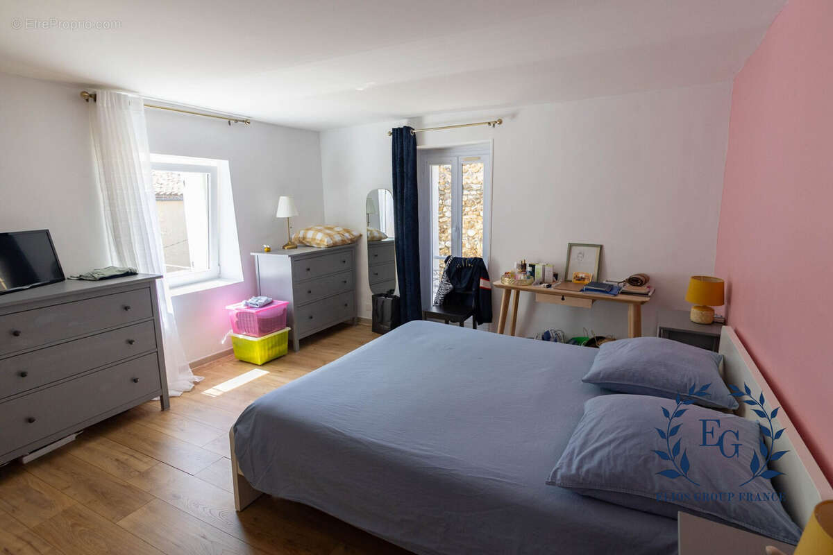 Maison à MONTAGNAC-MONTPEZAT