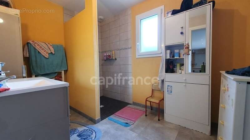 VAUVILLERS (70). Ensemble immobilier composé d'une maison d'habitation de 170m² et d'un bâtiment de 520m² - photo 10