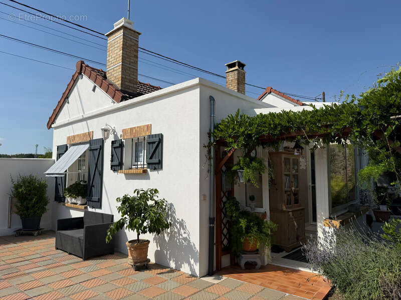Maison à MERU