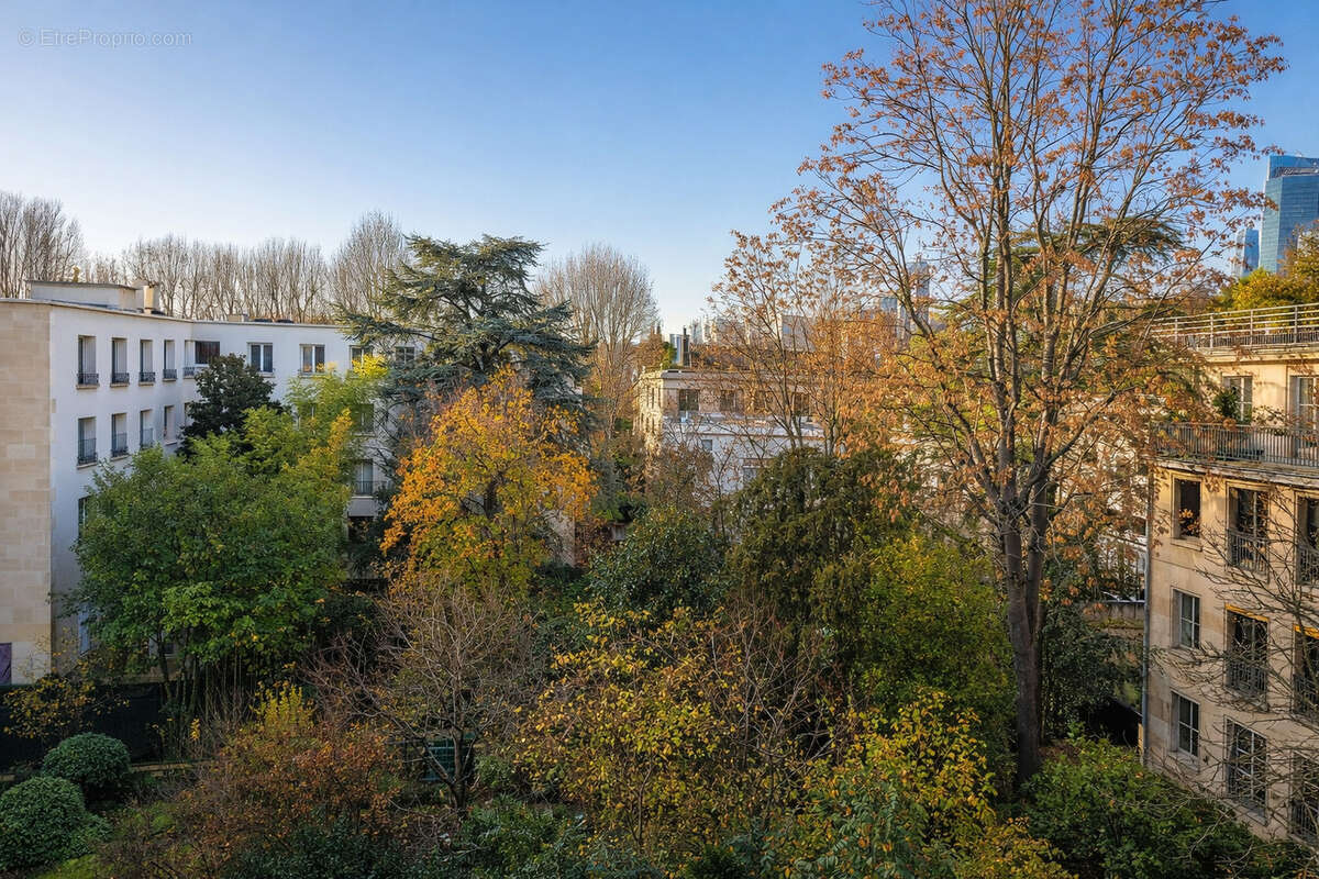 Appartement à NEUILLY-SUR-SEINE
