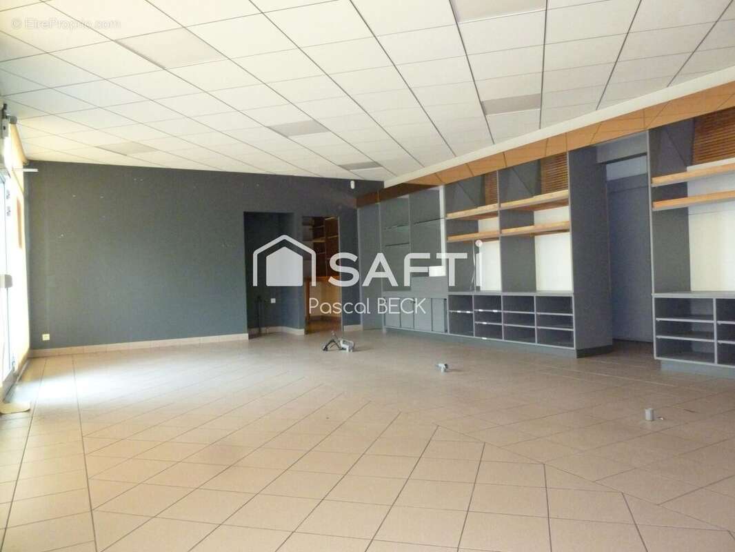 Photo 3 - Commerce à GONDREVILLE