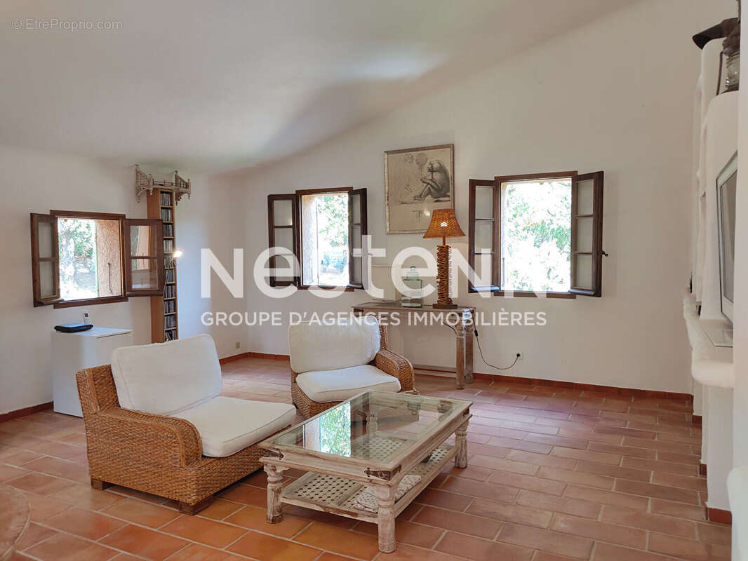 Maison à LA GARDE-FREINET