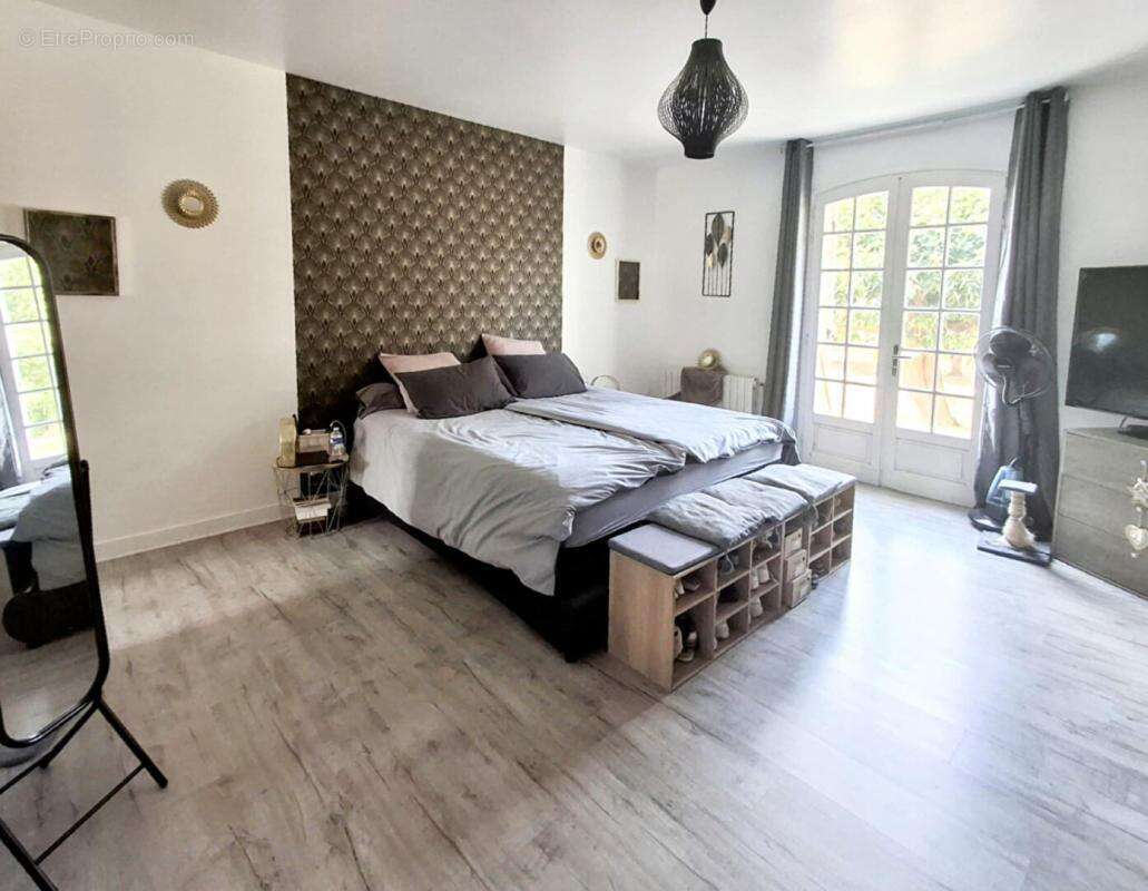 Maison périgourdine de 170 m² - terrain de 1,5 H avec piscine et accès direct à la Dordogne à Eynesse (33220 - photo 11