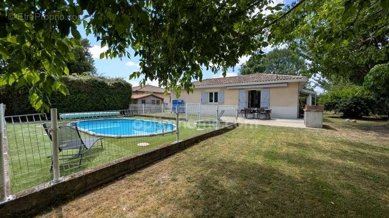 Maison familiale 127m² - 4 chambres - Terrain 1200m² - Piscine - photo 8