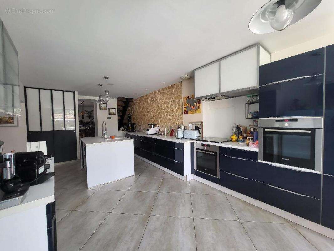 Maison 269 m² à Saint-Jean-D'angely  - photo 3