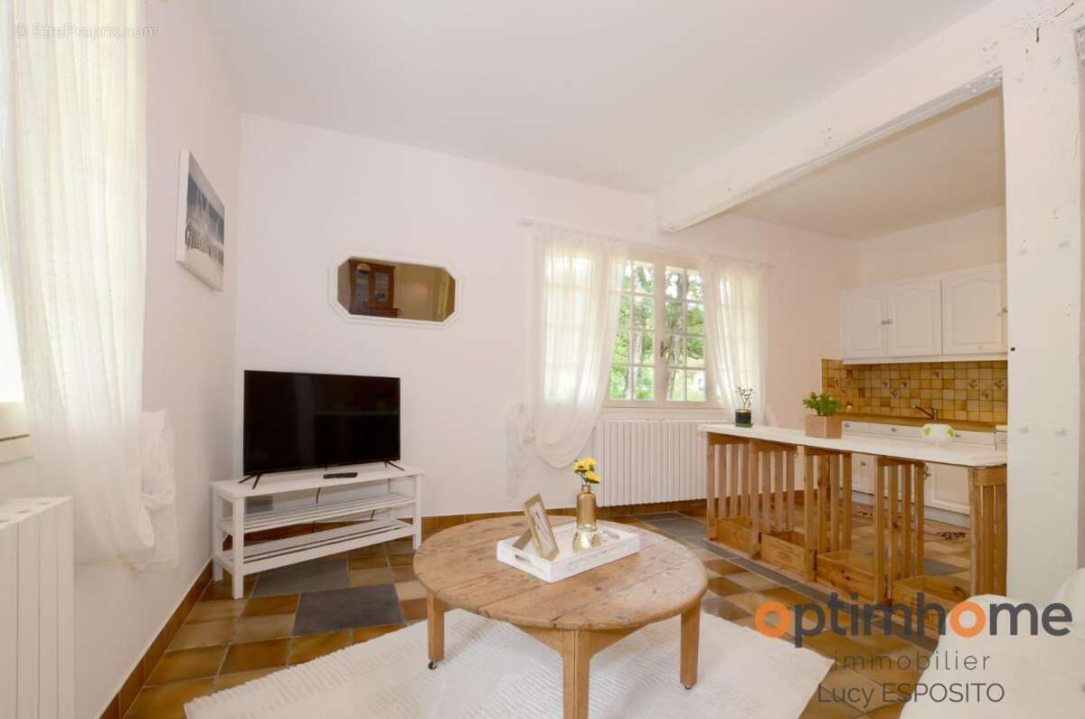 Propriété de 4 chambres au bord de la rivière à vendre - photo 2
