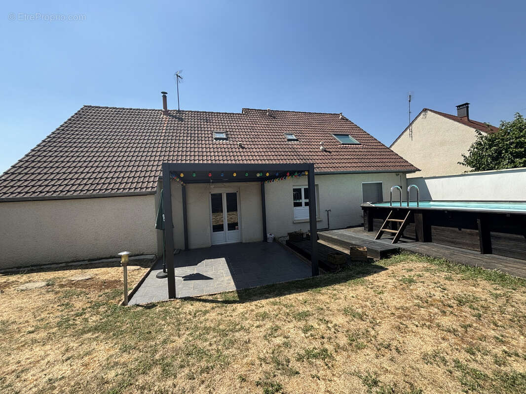 CHATILLON SUR SEINE :Pavillon année 1985 de 130 m2 avec garage, terrain de 500m2 et piscine hors sol. - photo 22