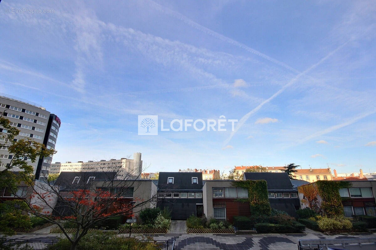 Appartement à COURBEVOIE