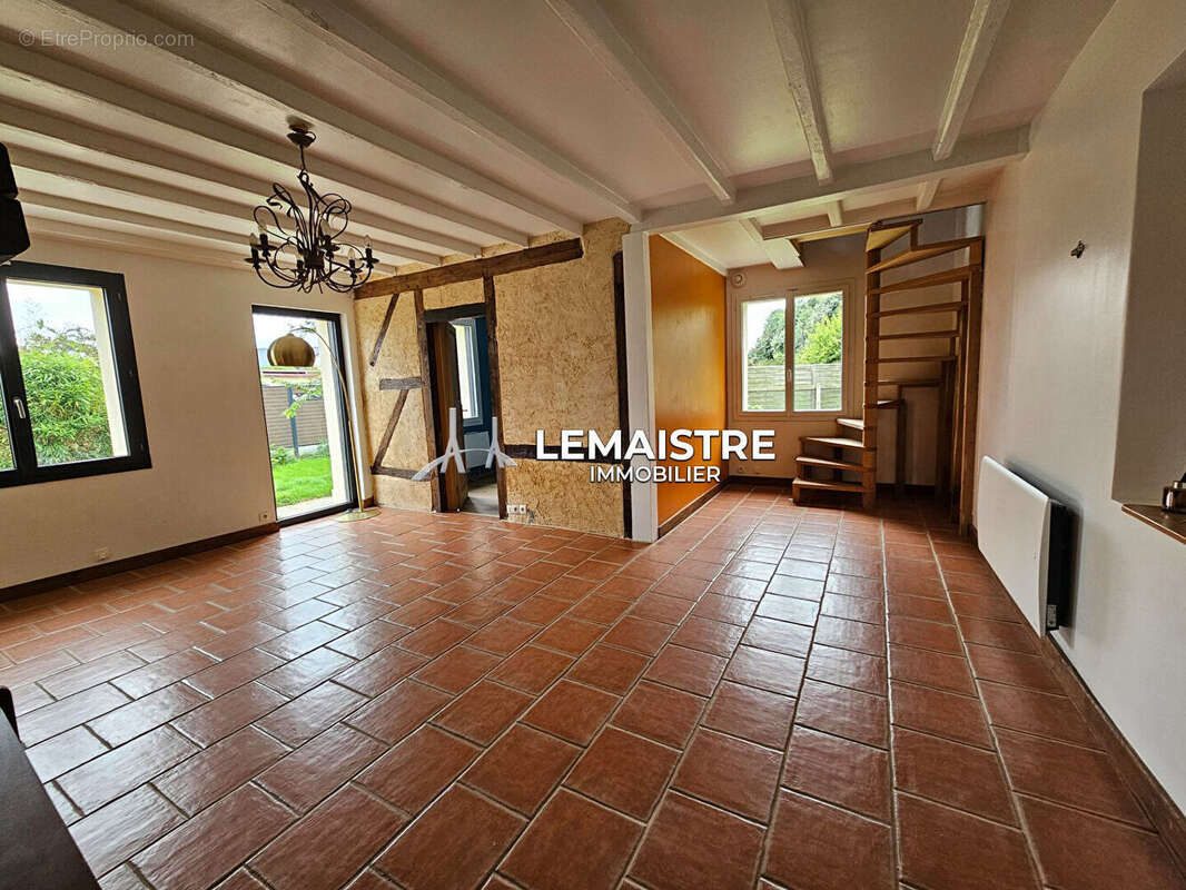 Maison à SAINT-LAURENT-DE-BREVEDENT