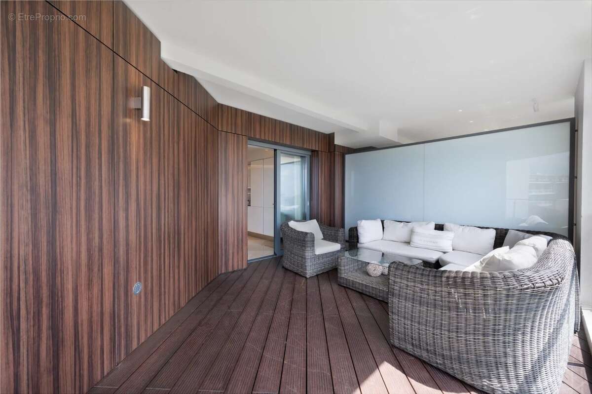 VENDU - CAP D'ANTIBES - Appartement avec vue mer dans résidence d'exception - photo 13