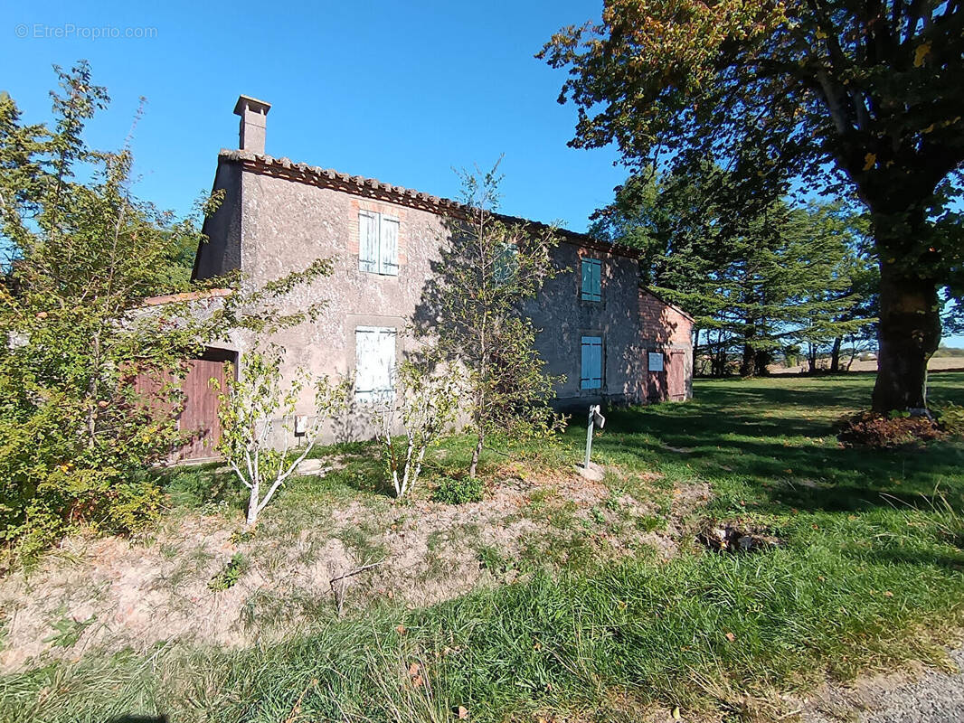 Maison à LACROISILLE
