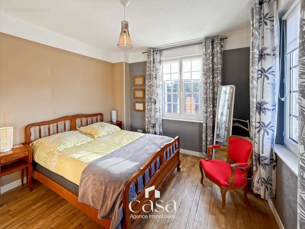 Maison à LA LANDE-DE-LOUGE