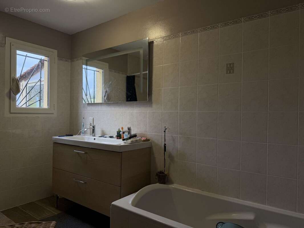 IMG7543 - Maison à SAINT-CHAMASSY