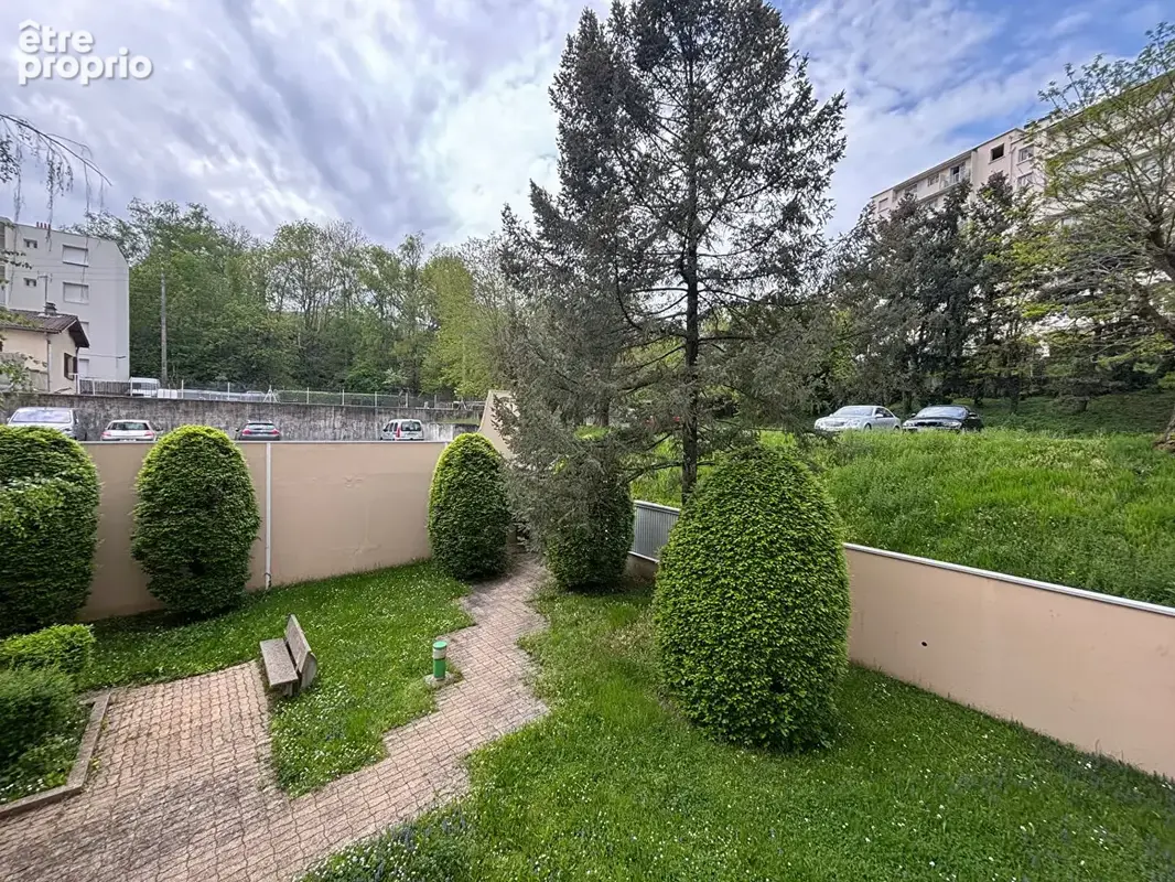 Terrenoire appartement f5 avec balcon et parking - photo 3