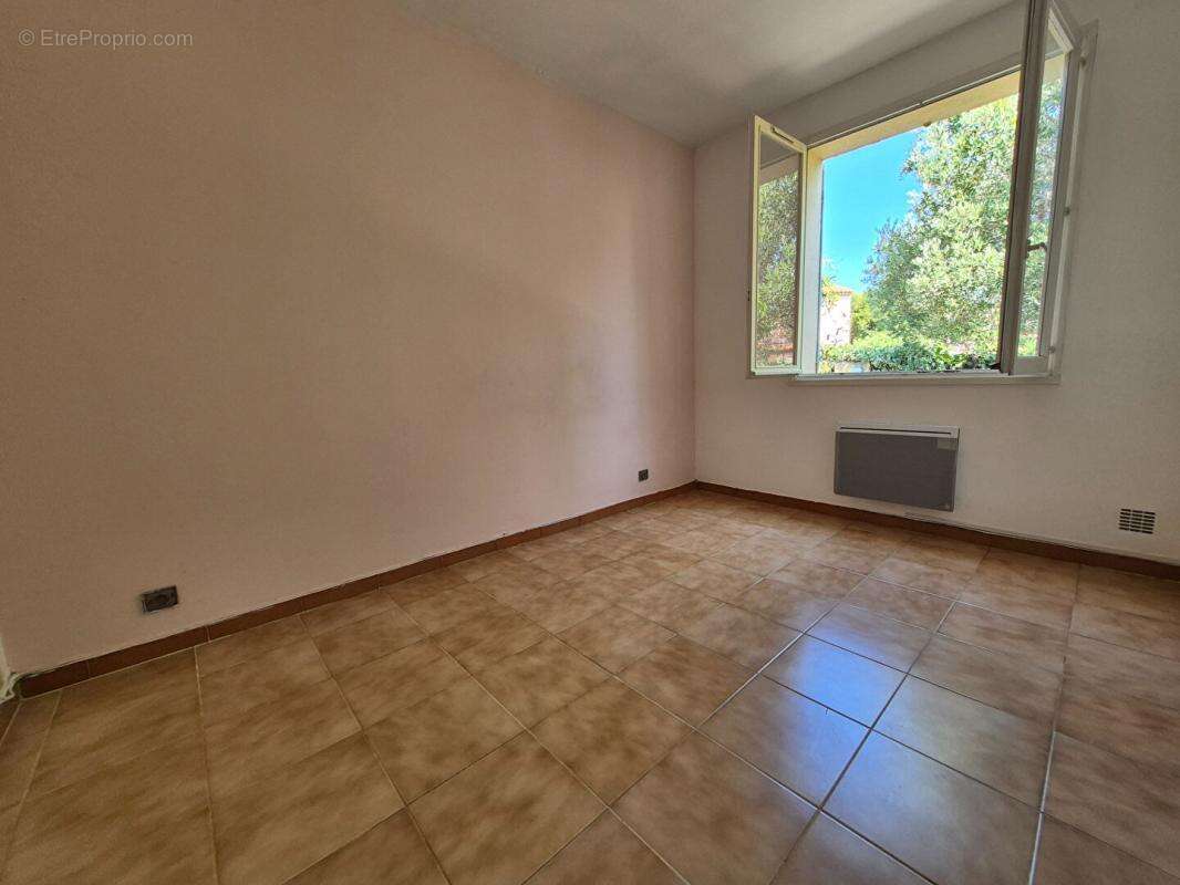 Maison de plain-pied 112 m2 avec garage entre Le Brusc et La Coudoulière - photo 16