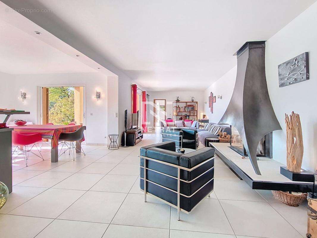 Maison à MONTAUROUX