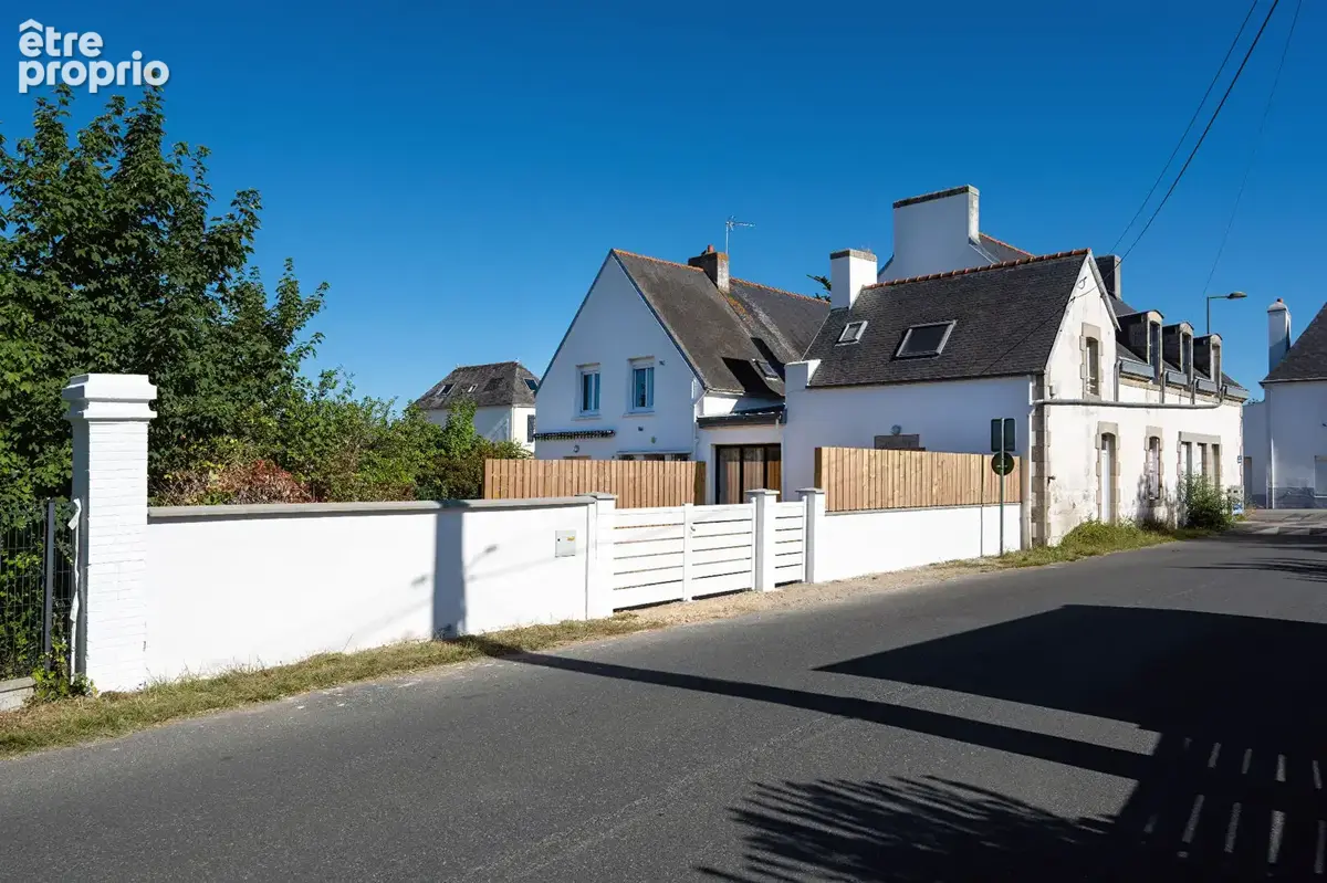 Secteur de Lodonnec, à 500m de la plage - bâtisse d'environ 233 m² - photo 2
