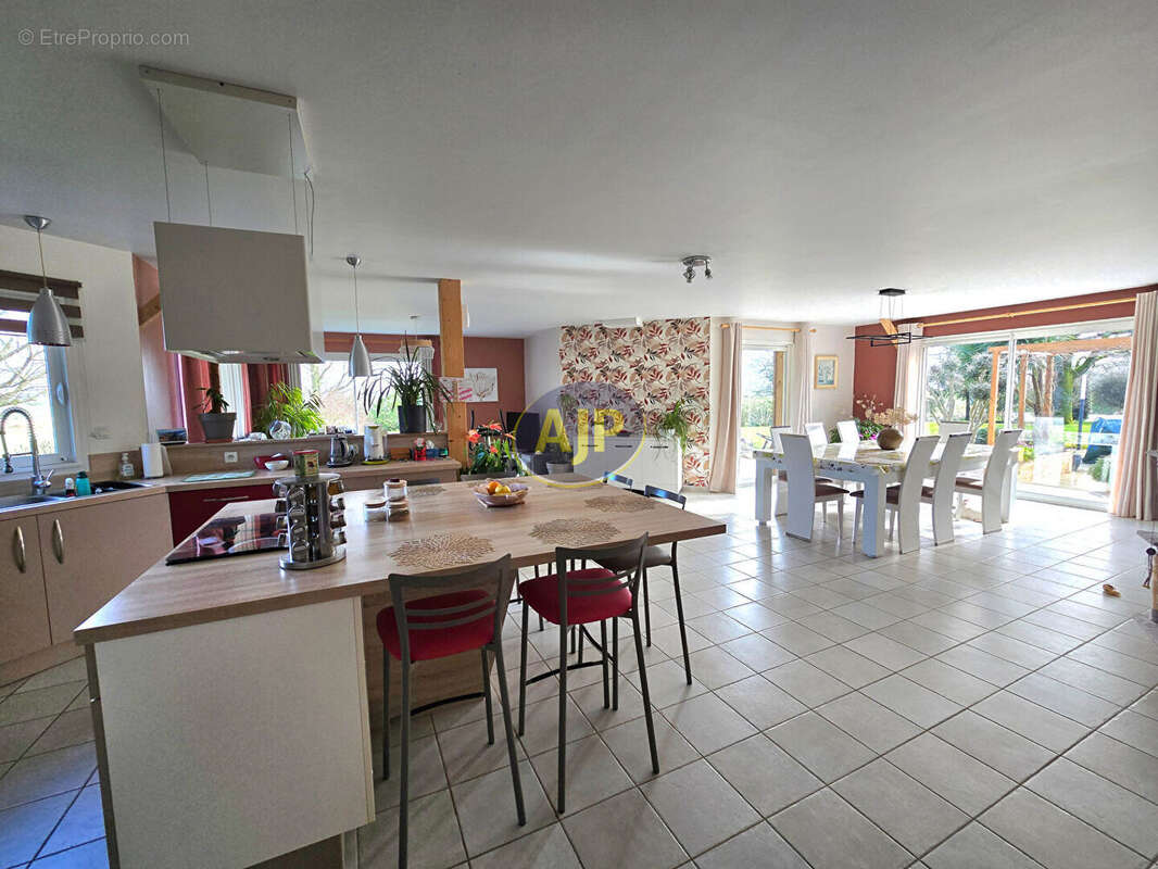 Maison à GUEMENE-PENFAO