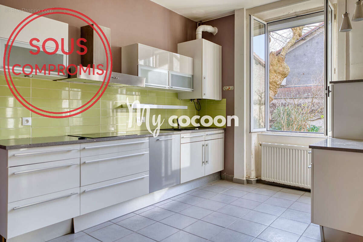Appartement à LYON-8E