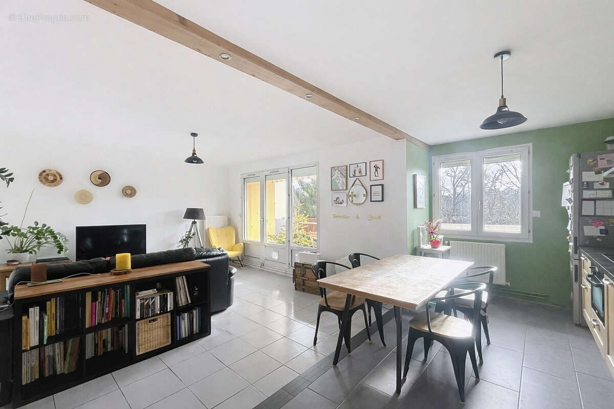 Appartement à OULLINS