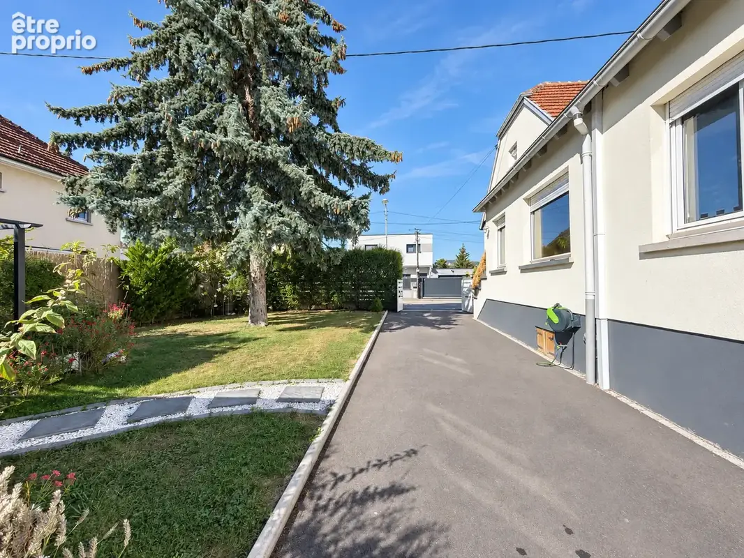Maison 5 pièces rénovée   4 chambres vie de plain-pied et grand jardin intimiste - photo 10