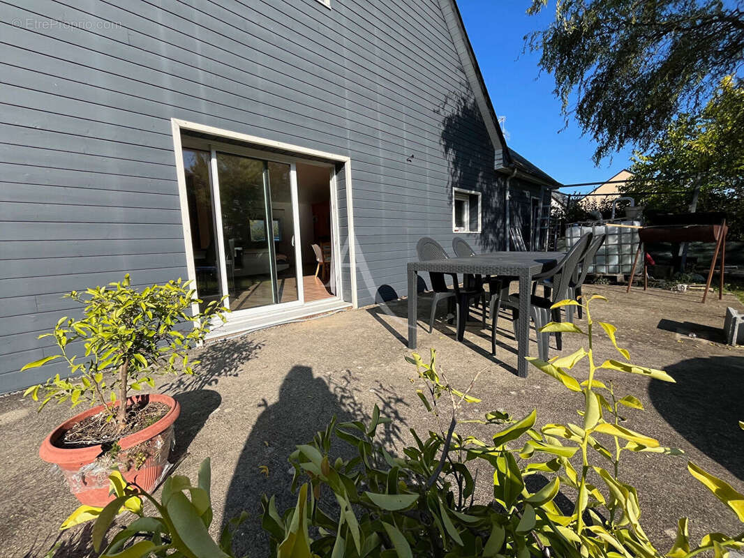 Maison à MONTIGNE-LE-BRILLANT