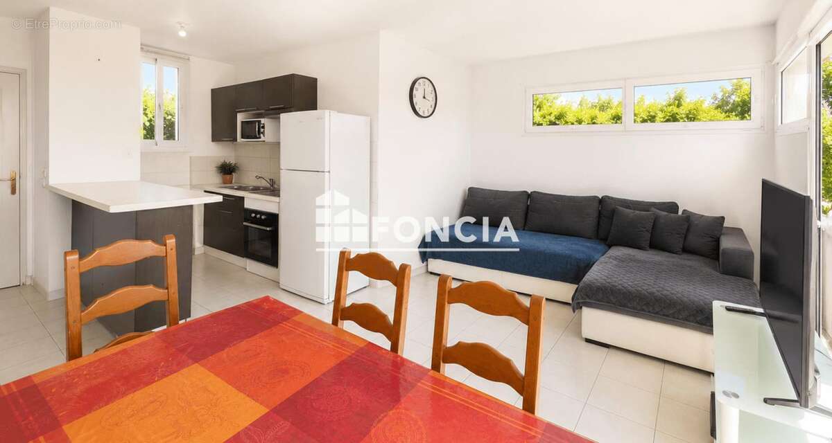 GRASSE résidence de 2008 avec piscine, 3 pièces 59 m2 vendu loué, idéal investisseur, avec terrasses au calme avec parking doubl - photo 4