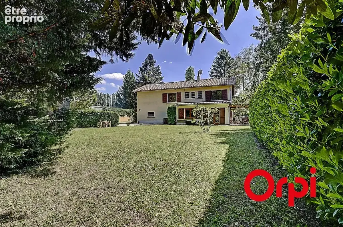 Maison familiale de 195m2 à Cailloux-sur-Fontaines - photo 16