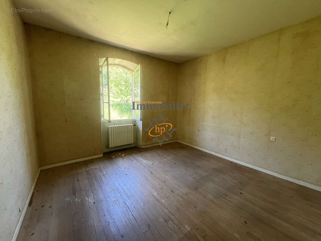Vente immeuble à usage d'habitation composé de huit appartements Tournemire - photo 9