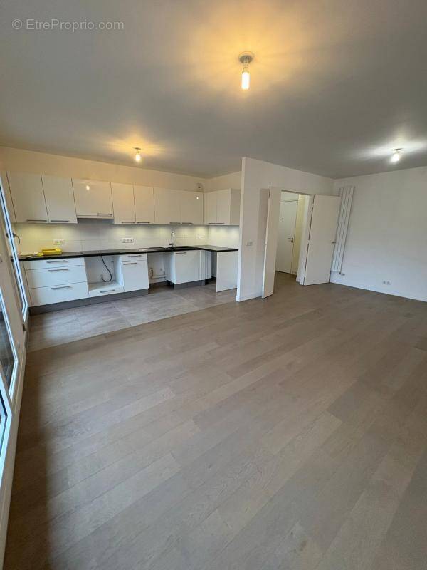 Appartement à LEVALLOIS-PERRET