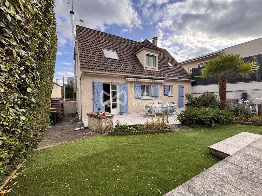 Maison à CRECY-LA-CHAPELLE