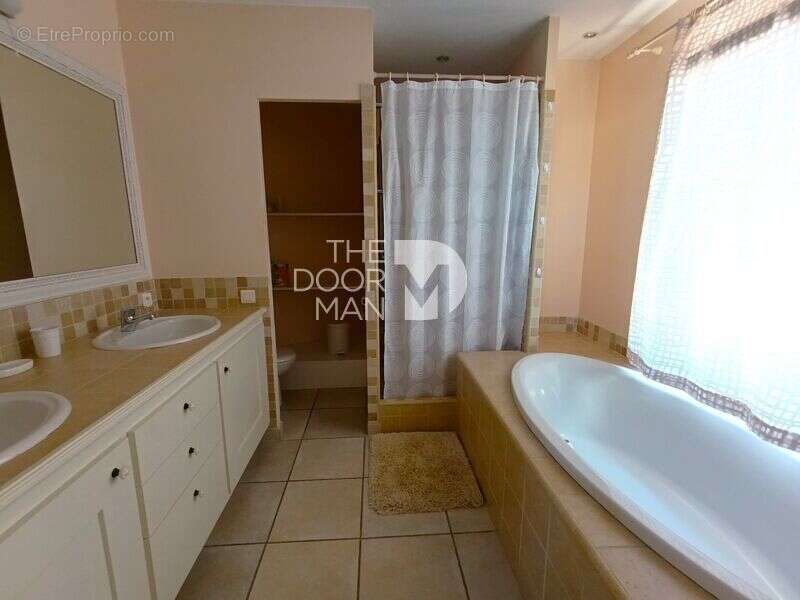 Maison à SIX-FOURS-LES-PLAGES