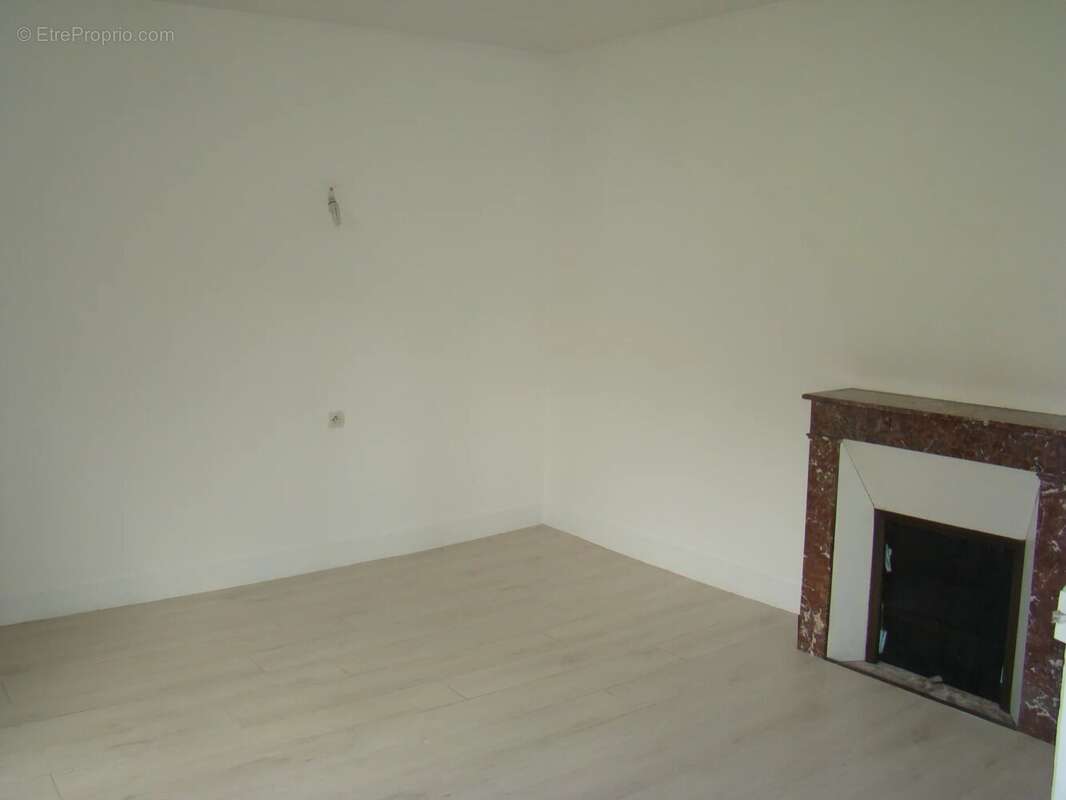 Maison à SOMMIERES-DU-CLAIN