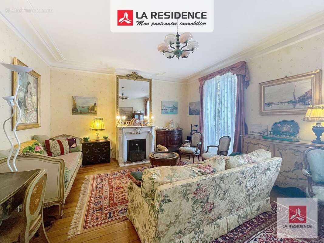Maison à PARIS-17E