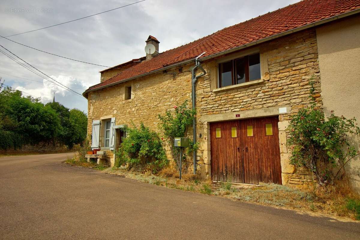 Maison de 95 m², 3 chambres - photo 2