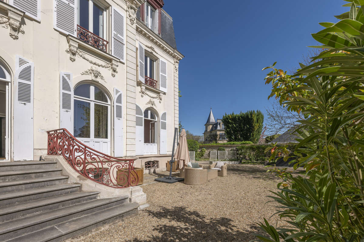 Appartement à MAISONS-LAFFITTE