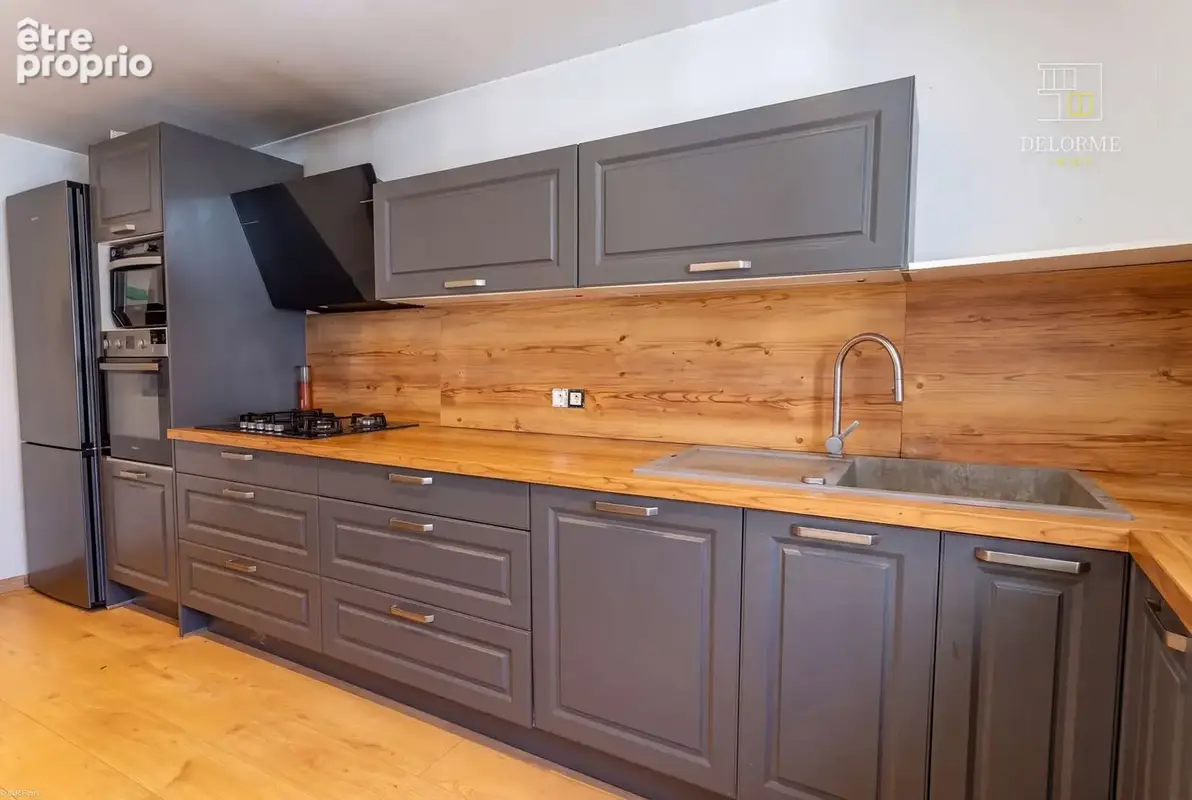 Belle maison rénovée avec super vue et grange - photo 4