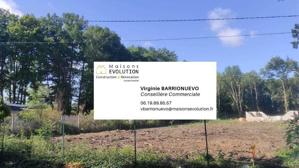 Terrain à MONTLHERY