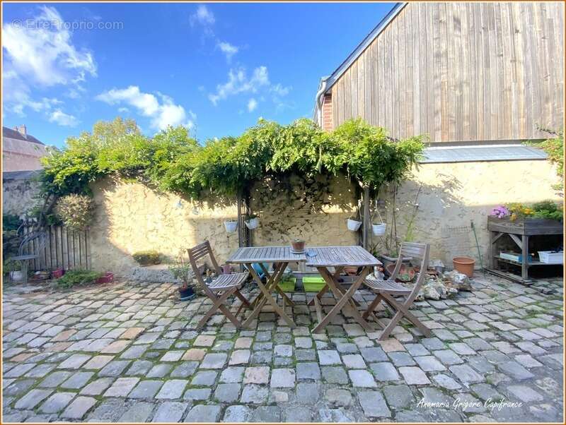 Appartement à COURVILLE-SUR-EURE