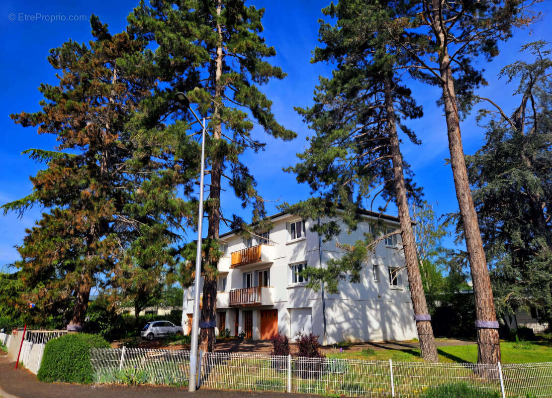 Appartement à MOZAC
